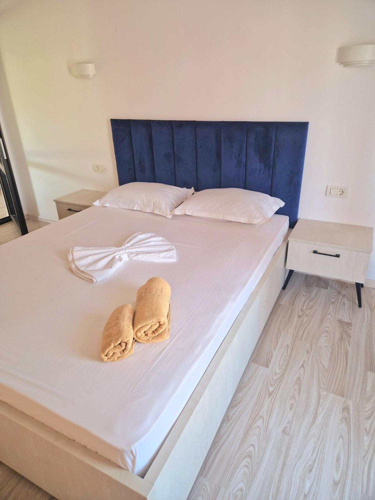 Complex Turistic N&S Hotel 2 Mai Bagian luar foto