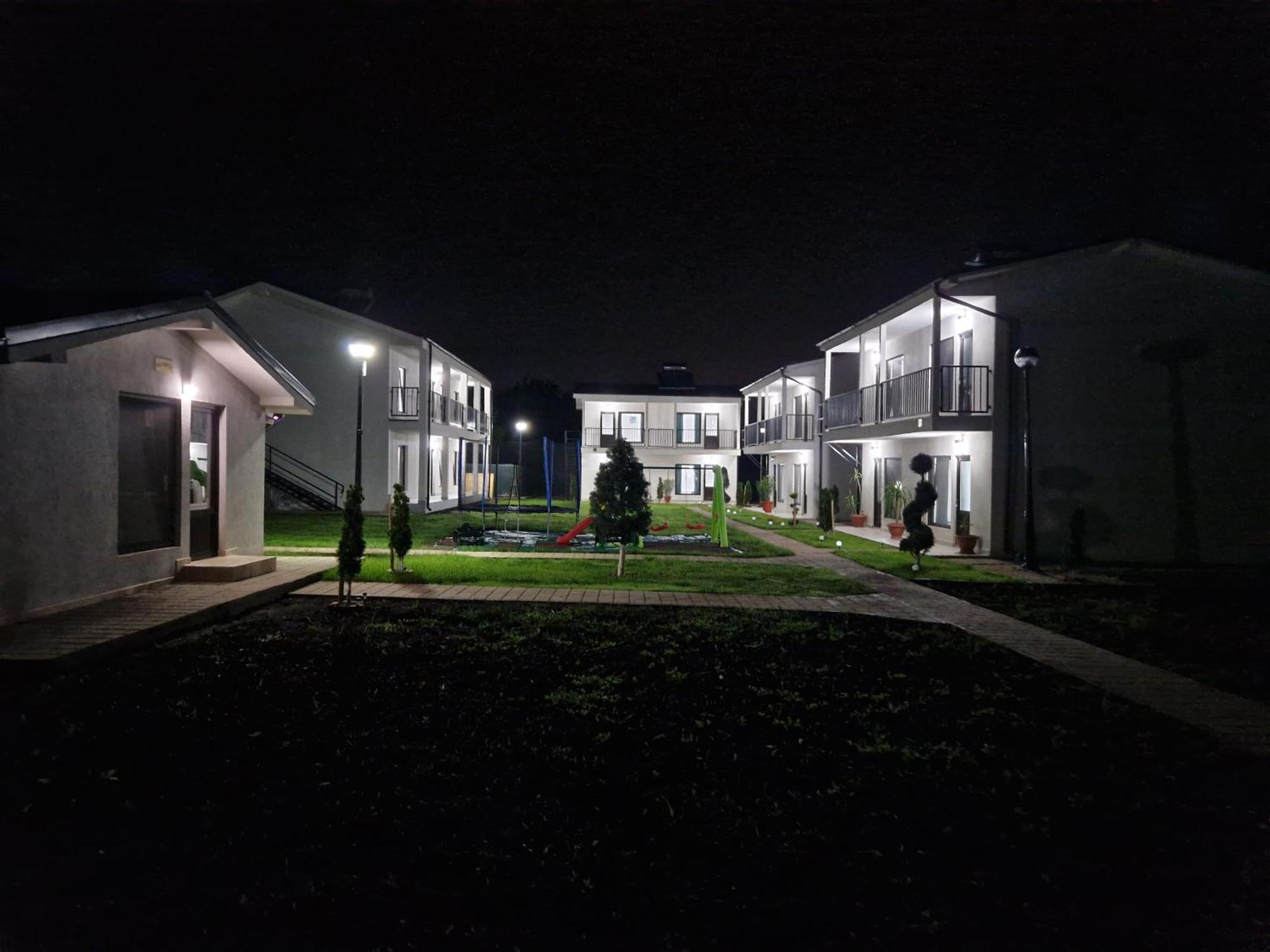 Complex Turistic N&S Hotel 2 Mai Bagian luar foto