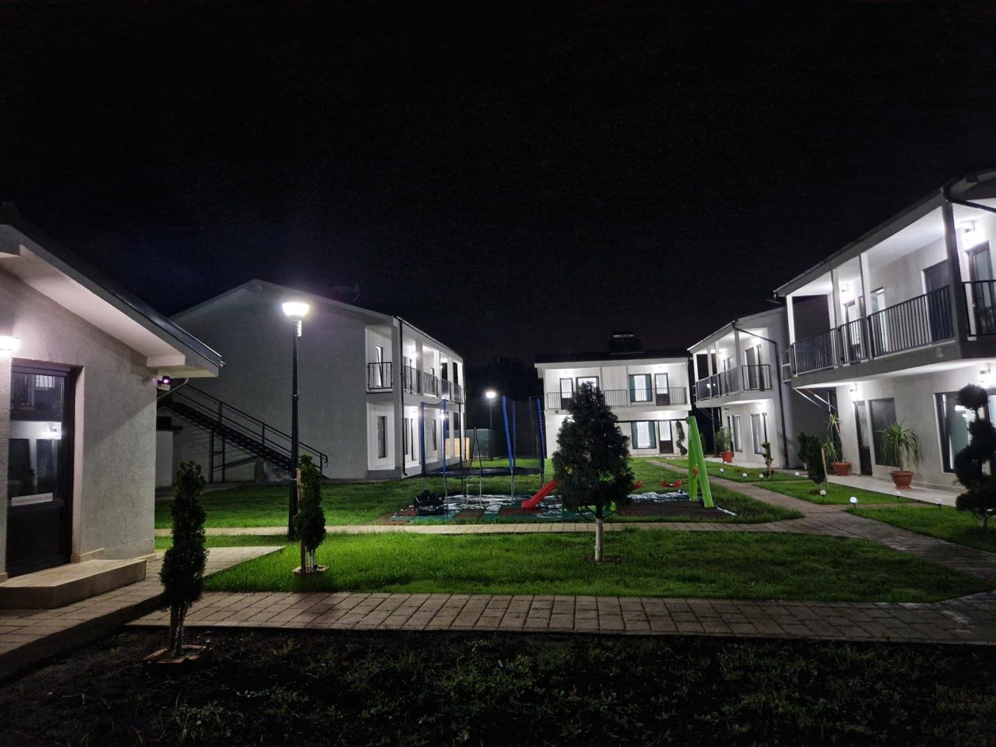 Complex Turistic N&S Hotel 2 Mai Bagian luar foto